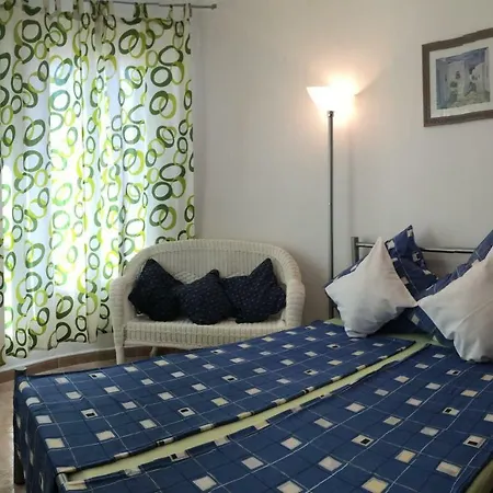 Séjour chez l'habitant Denia Deveses *